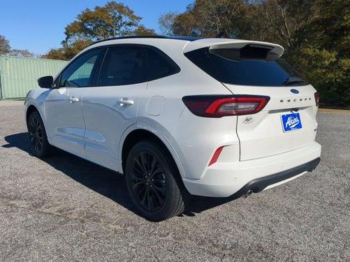 2026 Ford Escape ST-Line Elite