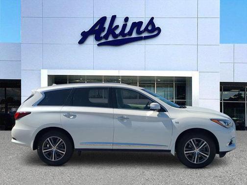 White 2018 INFINITI QX60 Base