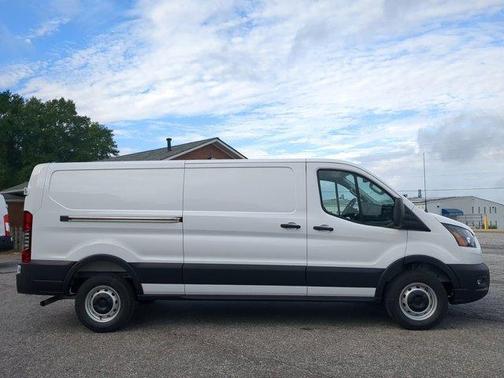 2025 Ford Transit-150 XL