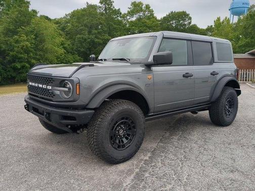 Carbonized Gray 2026 Ford Bronco Badlands