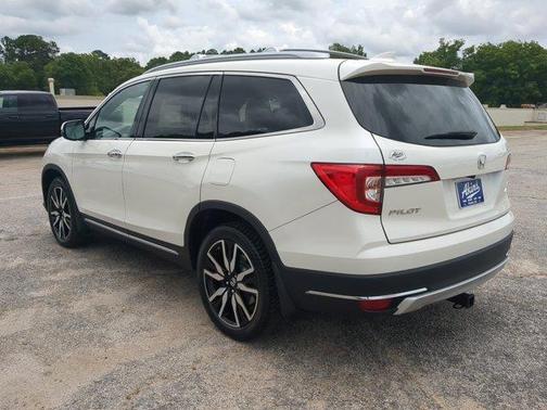 White Diamond Pearl 2019 Honda Pilot Elite