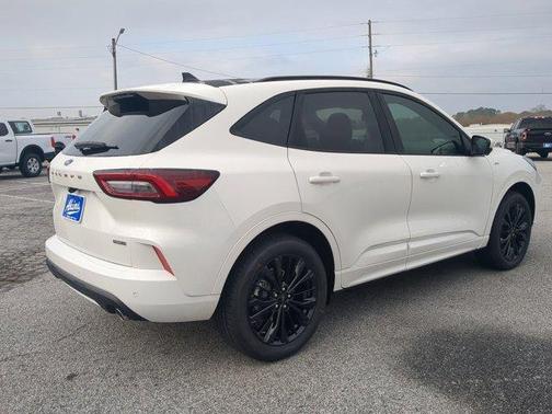 2026 Ford Escape ST-Line Elite