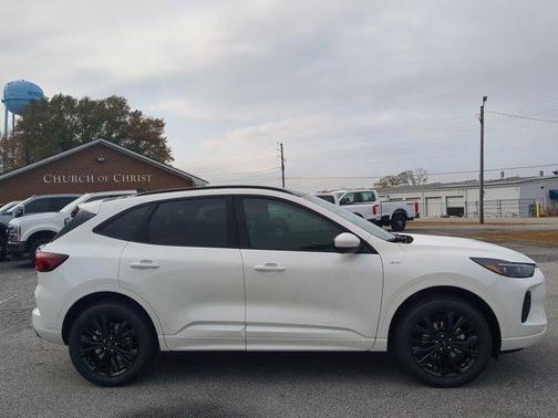 2026 Ford Escape ST-Line Elite