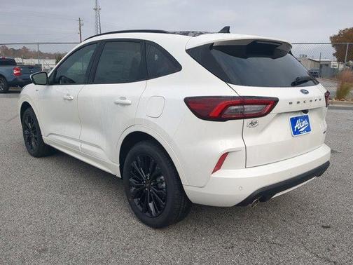 2026 Ford Escape ST-Line Elite