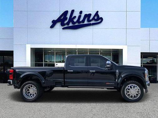 2023 Ford F-450 Lariat