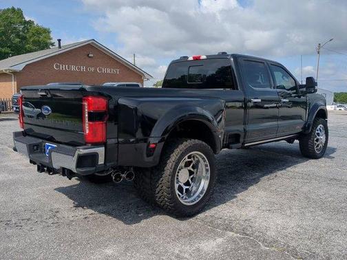 2023 Ford F-450 Lariat
