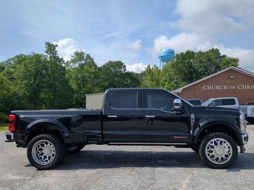2023 Ford F-450 Lariat