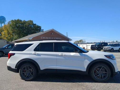 2025 Ford Explorer ST