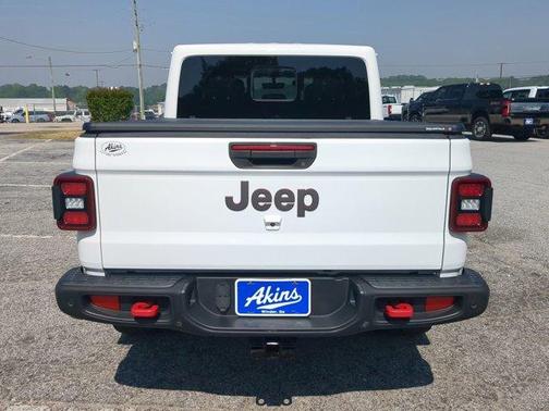 Bright White Clearcoat 2021 Jeep Gladiator Rubicon