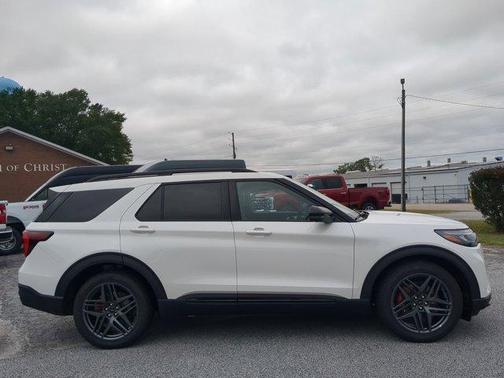 2025 Ford Explorer ST