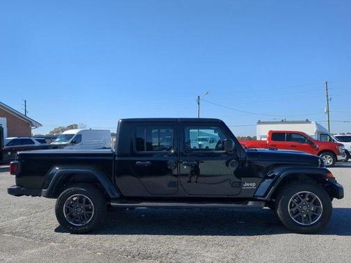 2022 Jeep Gladiator Overland