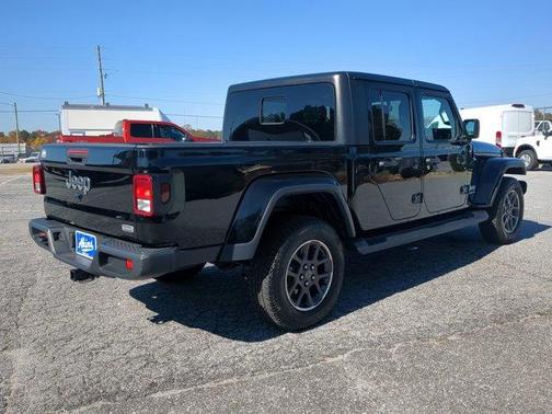 2022 Jeep Gladiator Overland