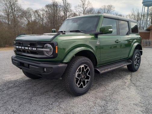 2025 Ford Bronco Outer Banks