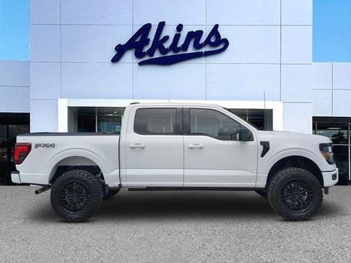 Oxford White 2024 Ford F-150 XLT