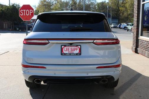 Crystal White Metallic Clearcoat 2025 Lincoln Corsair Reserve