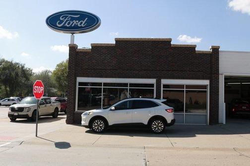 2022 Ford Escape Titanium