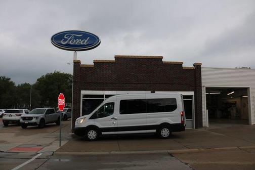 Oxford White 2016 Ford Transit-350 XLT