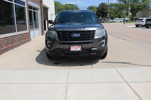 Magnetic 2016 Ford Explorer Sport
