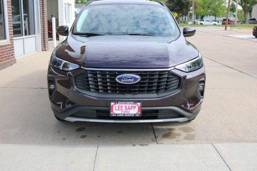 Cinnabar Red 2023 Ford Escape PHEV SE