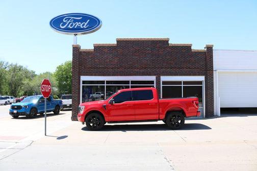 Race Red 2022 Ford F-150 XLT