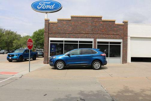 Blue Metallic 2023 Ford Edge SEL