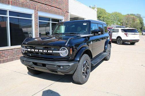 Shadow Black 2025 Ford Bronco Outer Banks