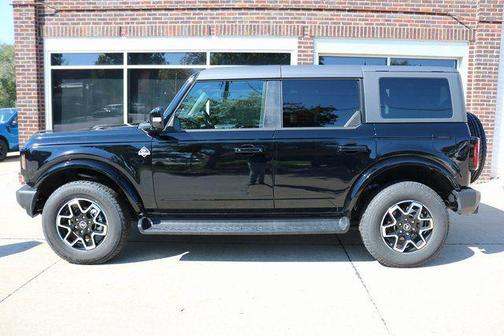 Shadow Black 2025 Ford Bronco Outer Banks