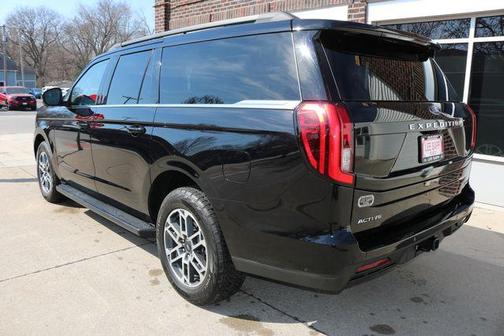 Black Metallic 2025 Ford Expedition Active