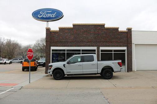 Avalanche 2026 Ford F-150 XLT