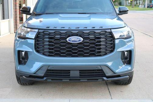 Vapor Blue 2025 Ford Explorer ST-Line