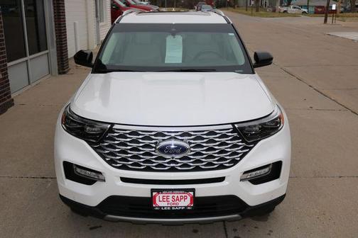 Star White Metallic Tri-Coat 2022 Ford Explorer Platinum