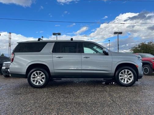 2023 Chevrolet Suburban Premier