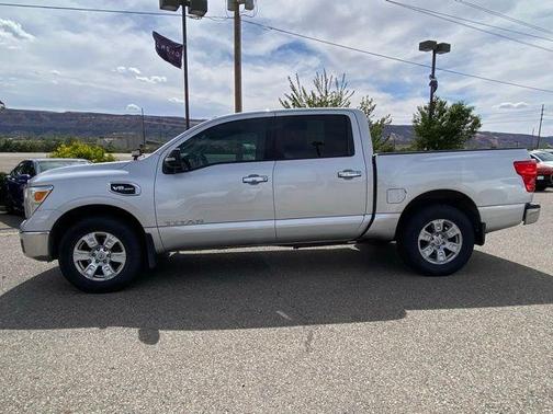 Brilliant Silver Metallic 2017 Nissan Titan SV