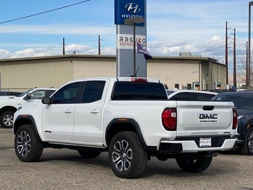 2023 GMC Canyon AT4