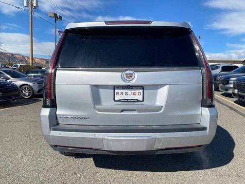 2015 Cadillac Escalade Luxury