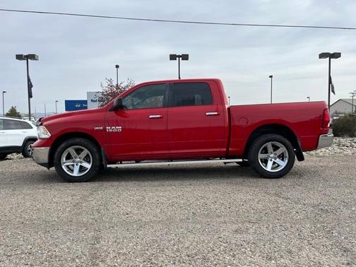 2017 RAM 1500 SLT