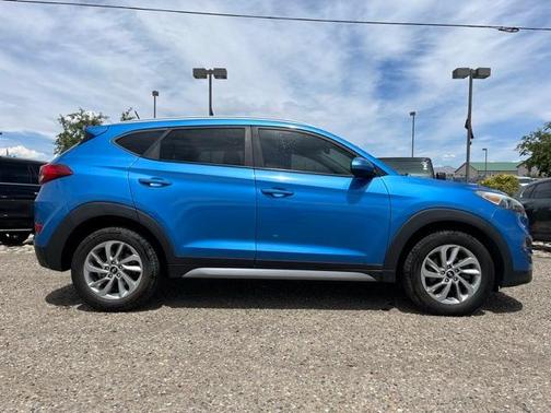 2017 Hyundai TUCSON SE
