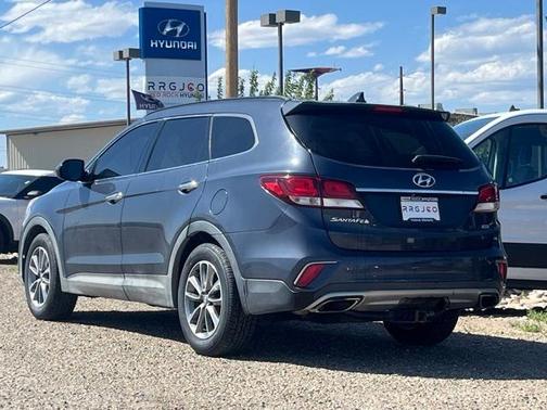 2017 Hyundai SANTA FE SE