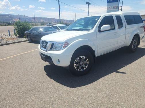 Glacier White 2017 Nissan Frontier PRO-4X