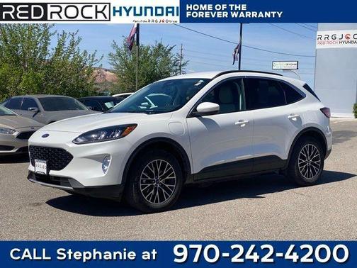 White Metallic 2022 Ford Escape PHEV SEL