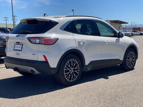 White Metallic 2022 Ford Escape PHEV SEL