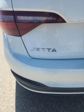Opal White Pearl Effect 2024 Volkswagen Jetta 1.5T SE