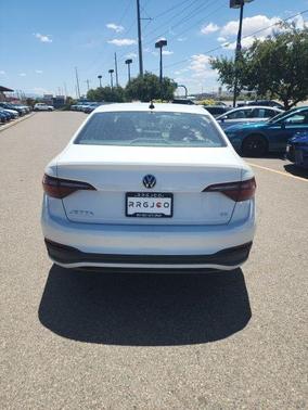 Opal White Pearl Effect 2024 Volkswagen Jetta 1.5T SE