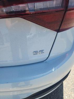 Opal White Pearl Effect 2024 Volkswagen Jetta 1.5T SE