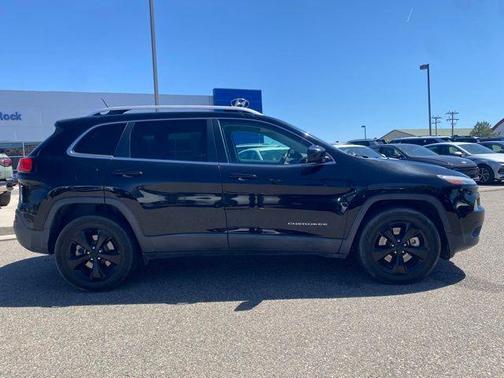 Diamond Black 2017 Jeep Cherokee Latitude