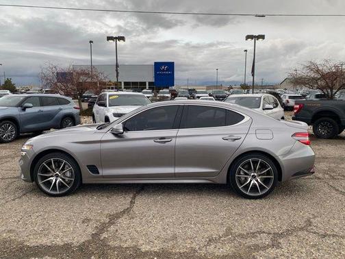 2025 Genesis G70 2.5T