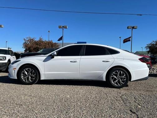 2022 Hyundai SONATA SEL