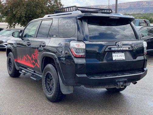 Midnight Black Metallic 2018 Toyota 4Runner SR5