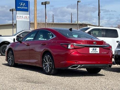2022 Lexus ES 350 Base