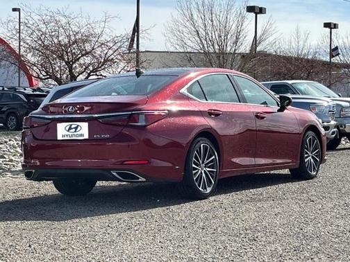 2022 Lexus ES 350 Base